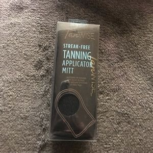 Tan wise streak free tanning applicator mitt